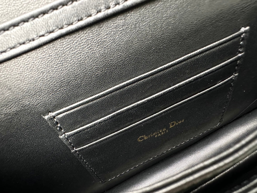 レディチェーンバッグ 21 ブラックラムスキン