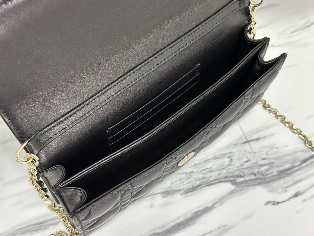 レディチェーンバッグ 21 ブラックラムスキン