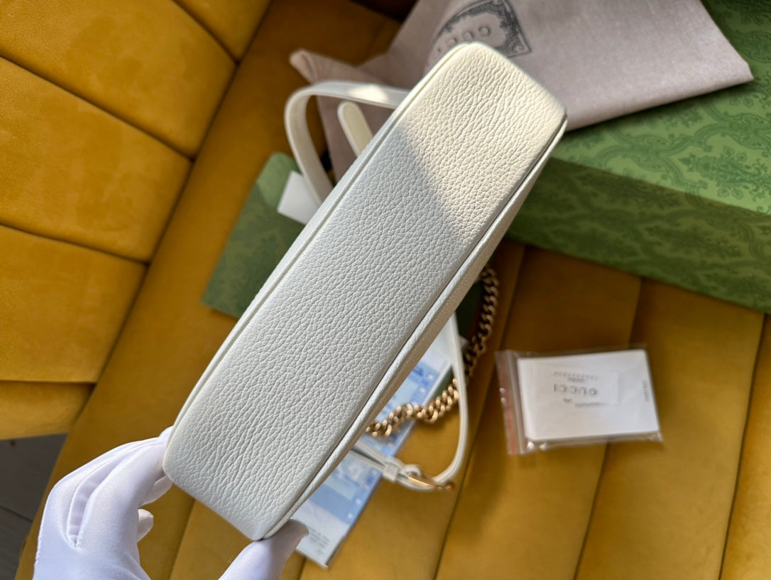 ショルダーバッグ 25インチ ホワイトラムスキン ゴールド金具