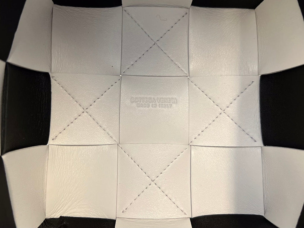 スモールカセットバケット 18インチ ホワイトミックスブラックカーフスキン