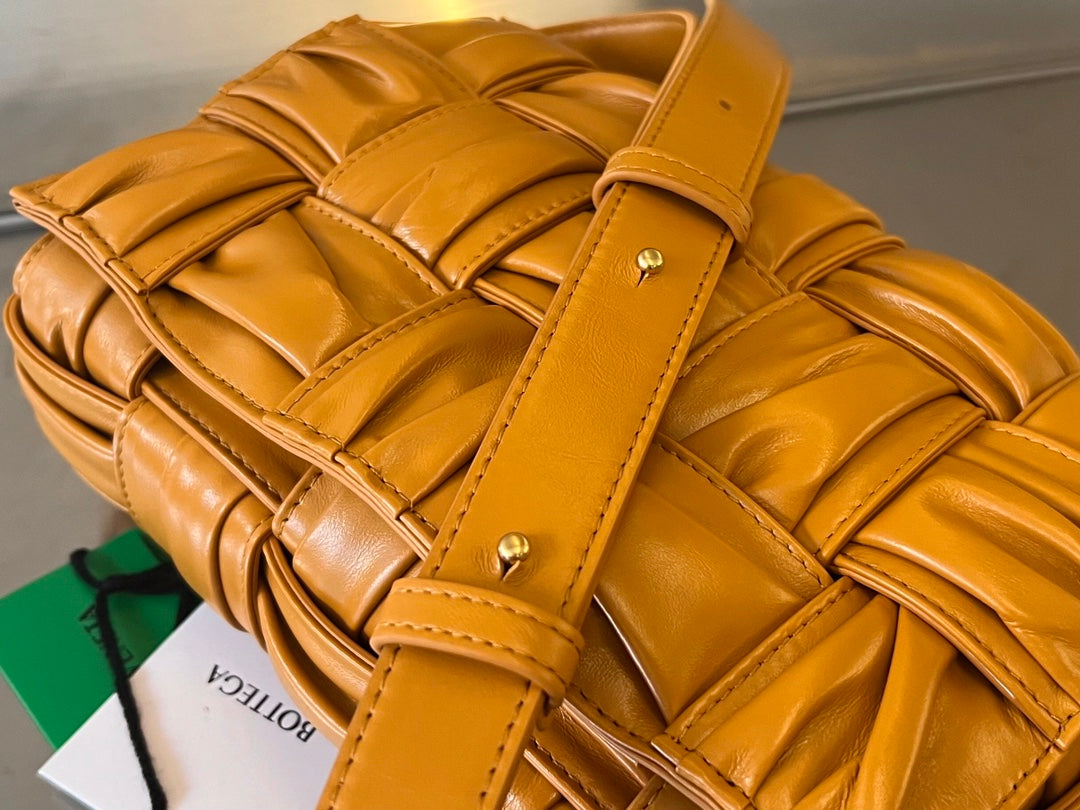 CASSETTE 28 IN SANDSTONE ORANGE SOFT LAMBSKIN