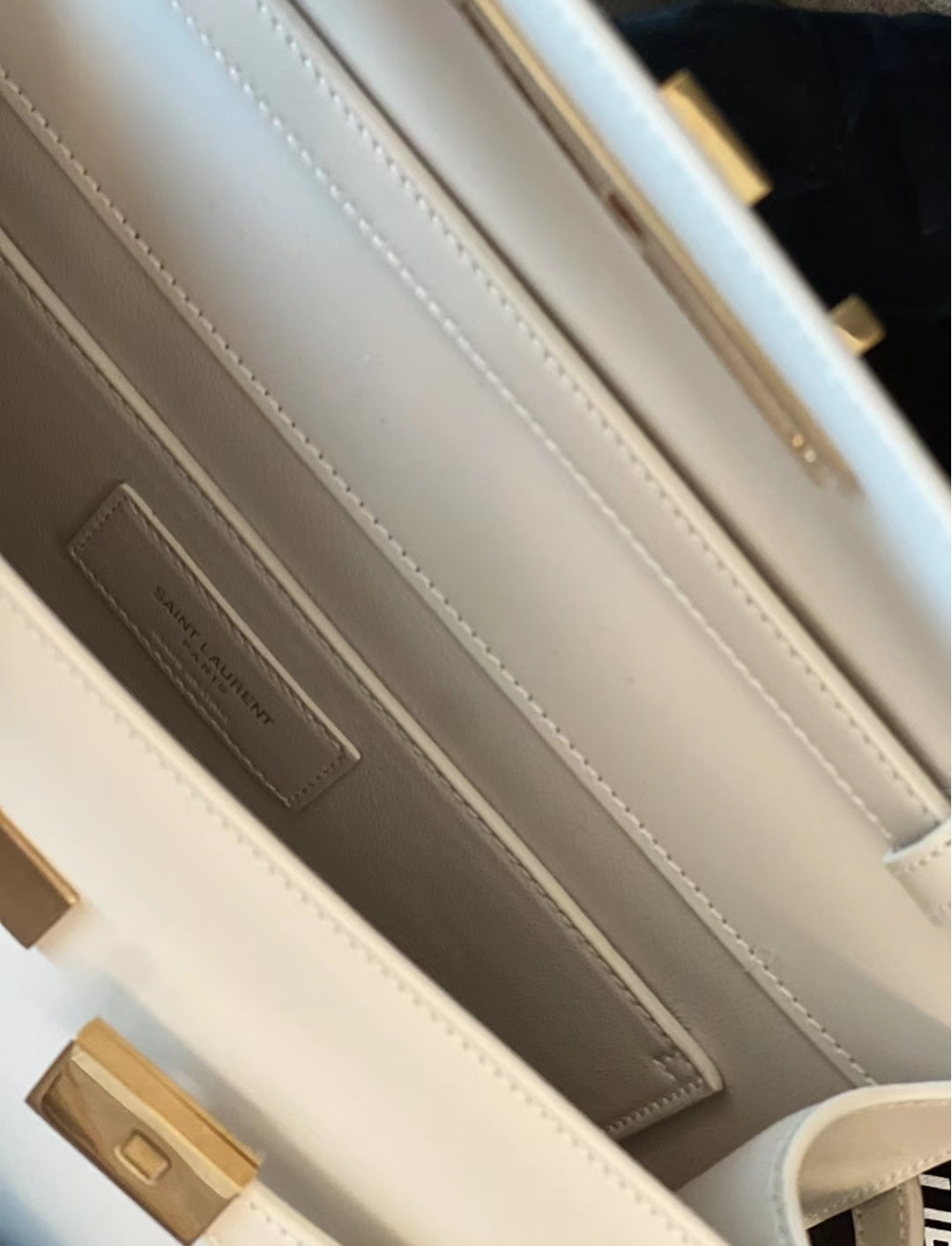 マンハッタン 29 トップハンドル（スムースホワイトカーフスキン）