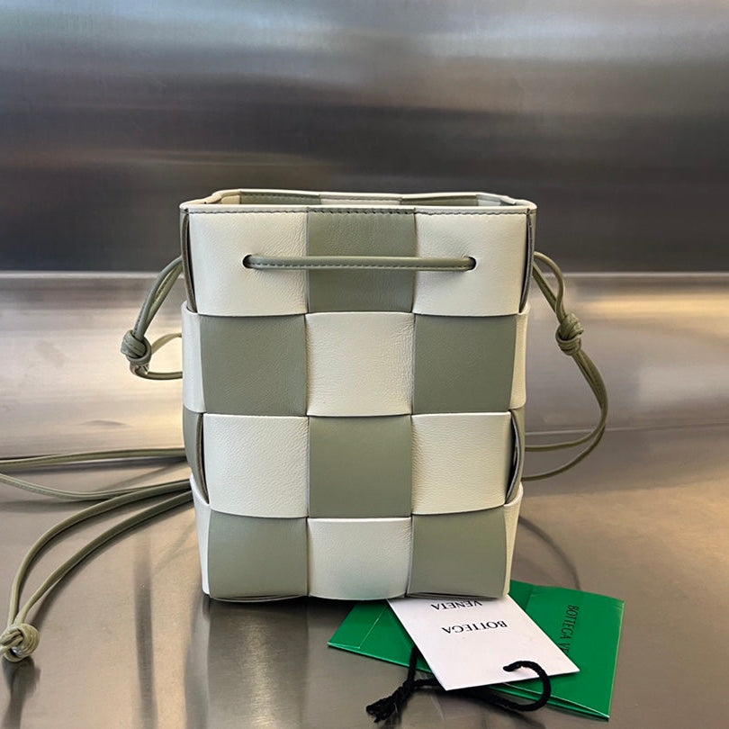 スモールカセットバケット 18インチ ザナドゥミックス ホワイトカーフスキン