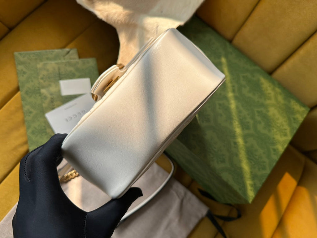 GGマーモント ミニ 18 ハンドバッグ（ホワイトカーフスキン）