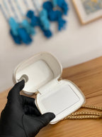 CC MINI 10 バニティ（ホワイトカーフスキン、ゴールドハードウェア）