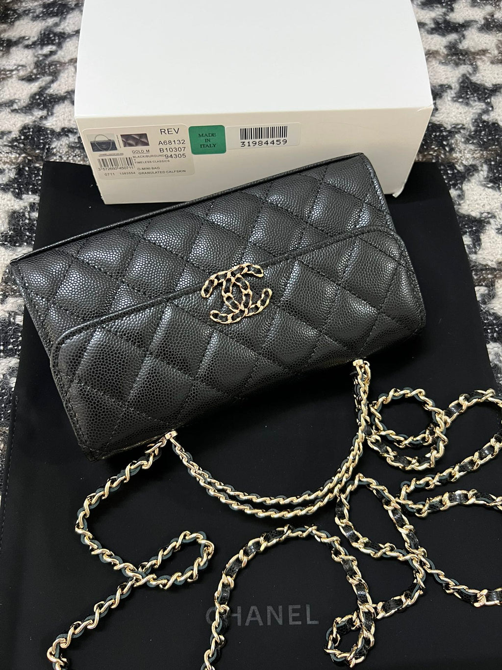 CC KELLY 18 バッグ（ブラックカーフスキン、ゴールド金具付き）