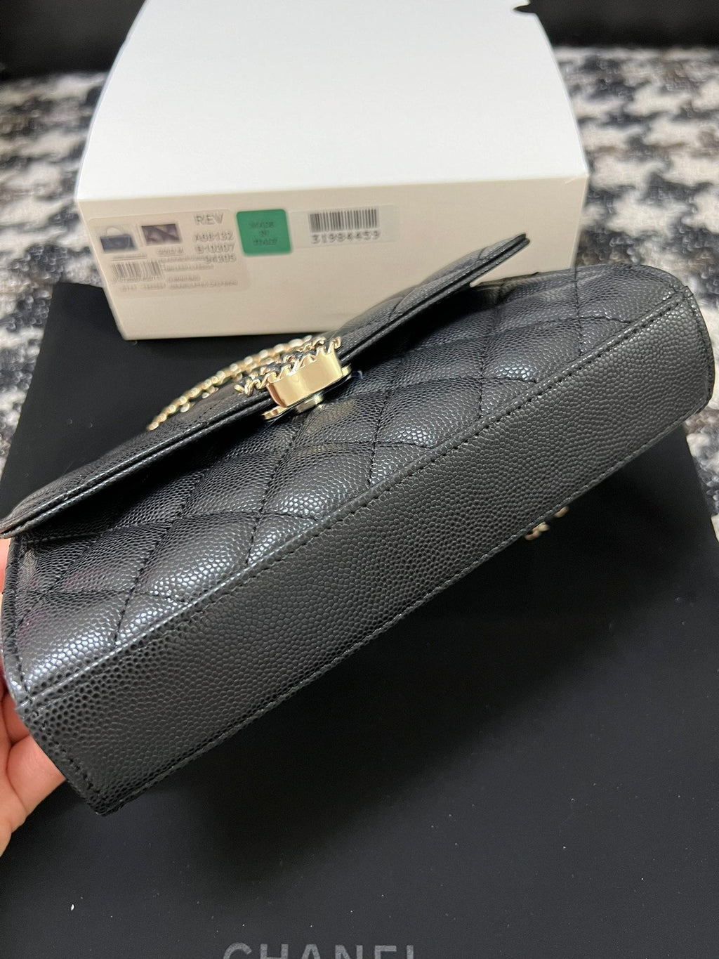 CC KELLY 18 バッグ（ブラックカーフスキン、ゴールド金具付き）