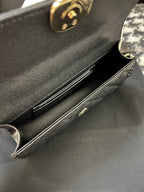 CC KELLY 18 バッグ（ブラックカーフスキン、ゴールド金具付き）