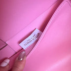 ショッキングピンクのカーフスキン製アルコトート36