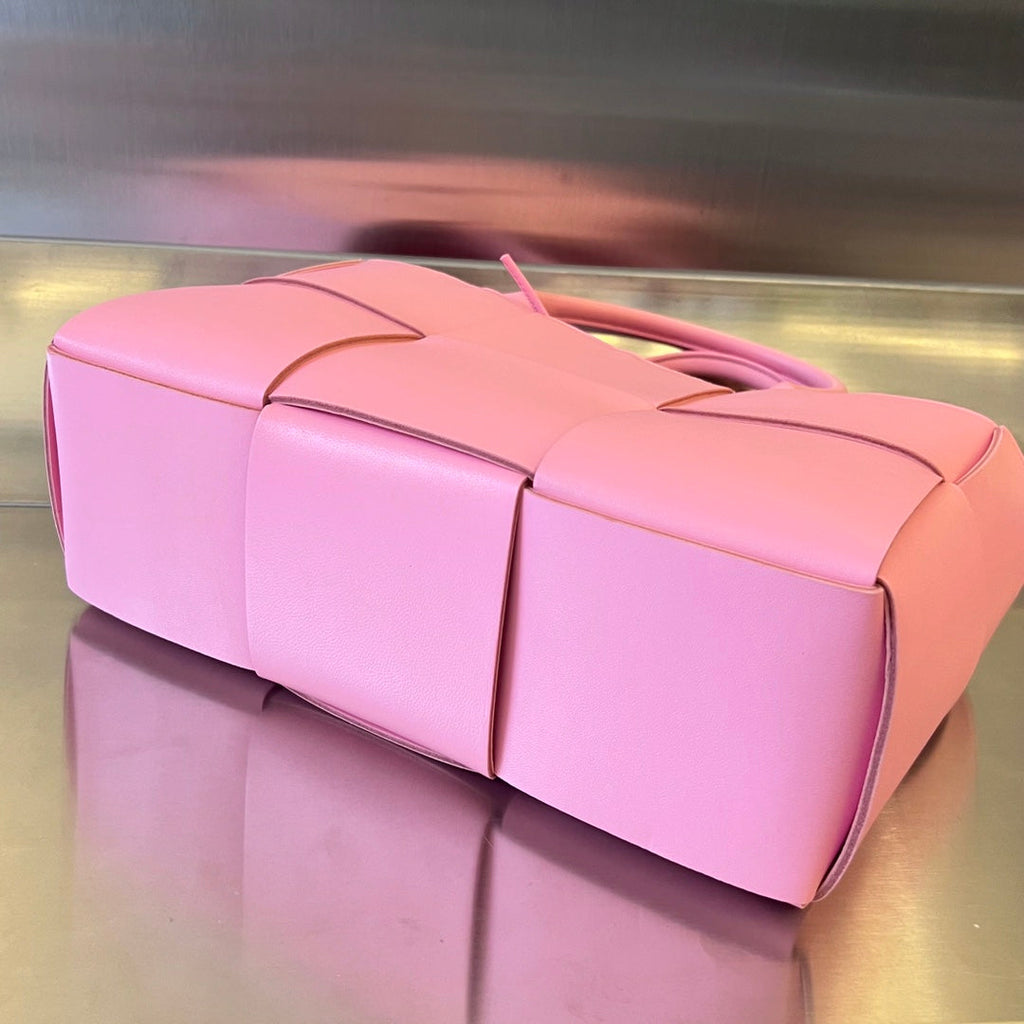 SMALL ARCO TOTE 30 IN WEWAK PINK LAMBSKIN