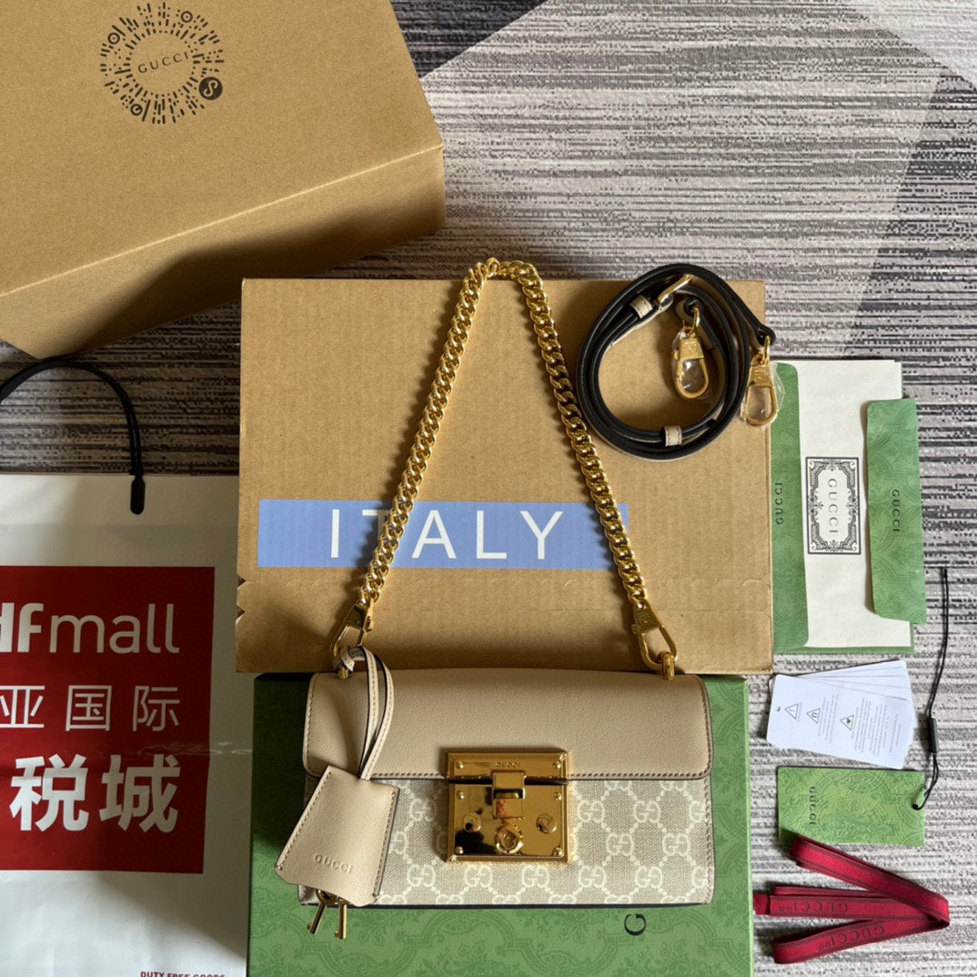 パドロック 22 スモール GG ショルダーバッグ（ベージュカーフスキン＆キャンバス）