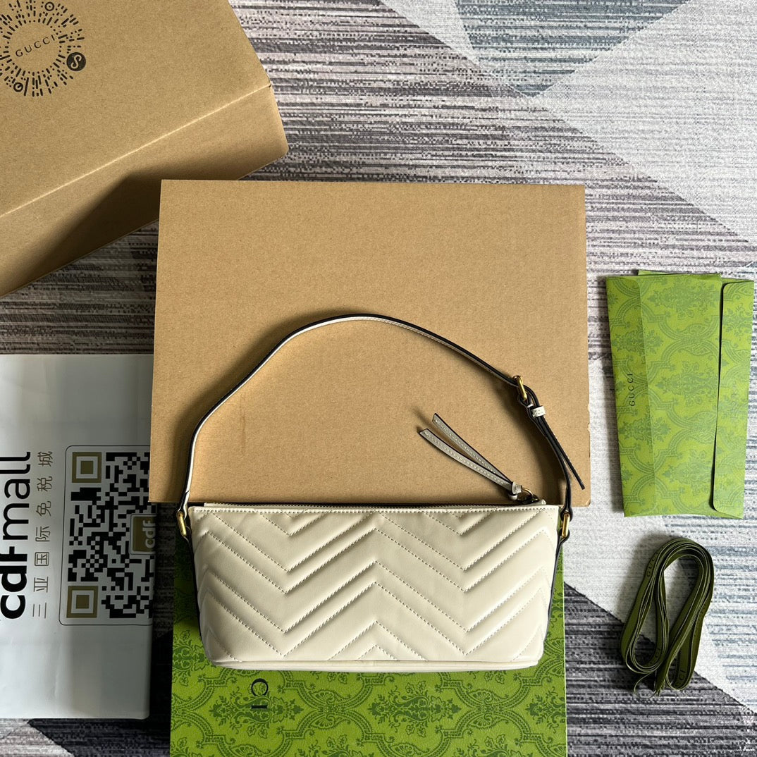 GG MARMONT SMALL 23 HANDBAG IN WHITE CALFSKIN WITH GOLDEN LOGO