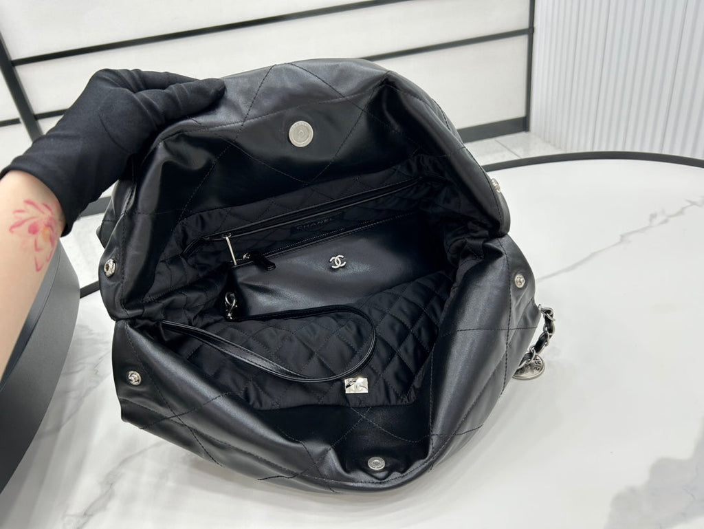 CC ラージ 42 ハンドバッグ（ブラックカーフスキン、シルバー金具）