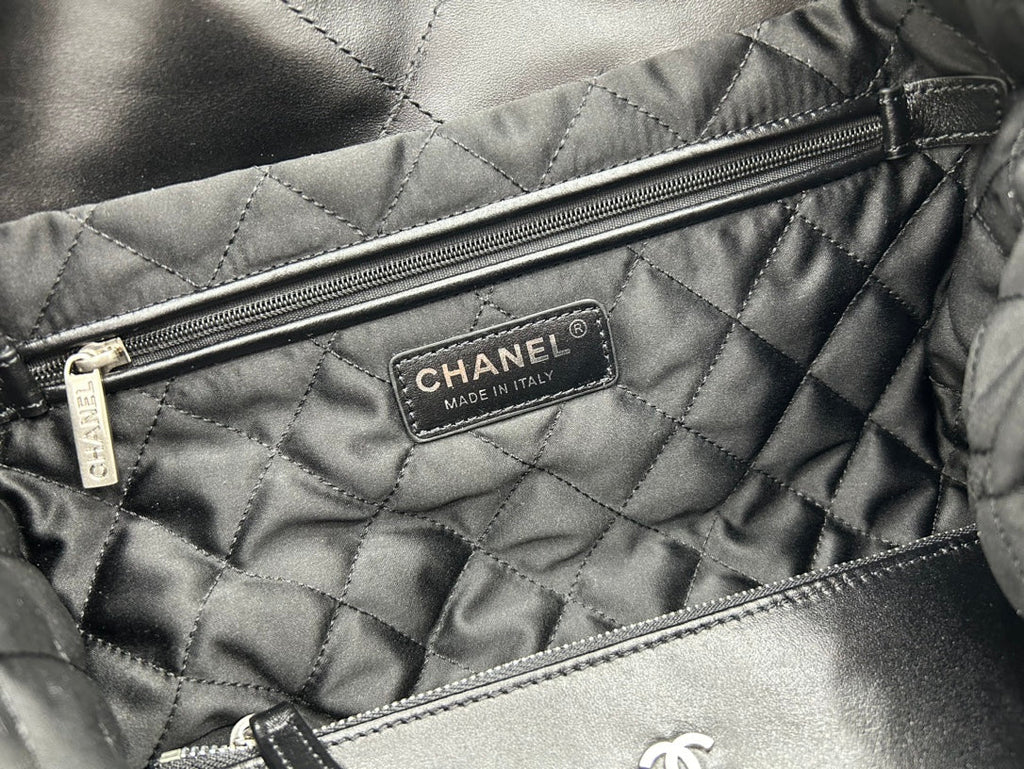 CC ラージ 42 ハンドバッグ（ブラックカーフスキン、シルバー金具）