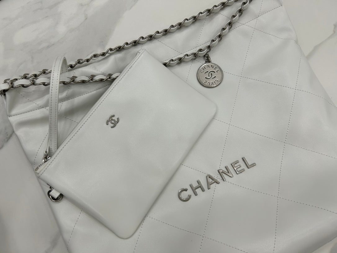 CCラージ42ハンドバッグ（ホワイトカーフスキン、シルバー金具）