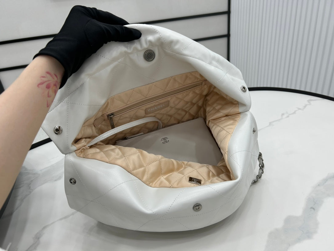 CCラージ42ハンドバッグ（ホワイトカーフスキン、シルバー金具）