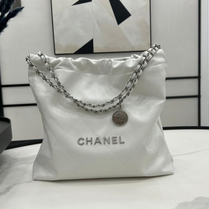 CCラージ42ハンドバッグ（ホワイトカーフスキン、シルバー金具）