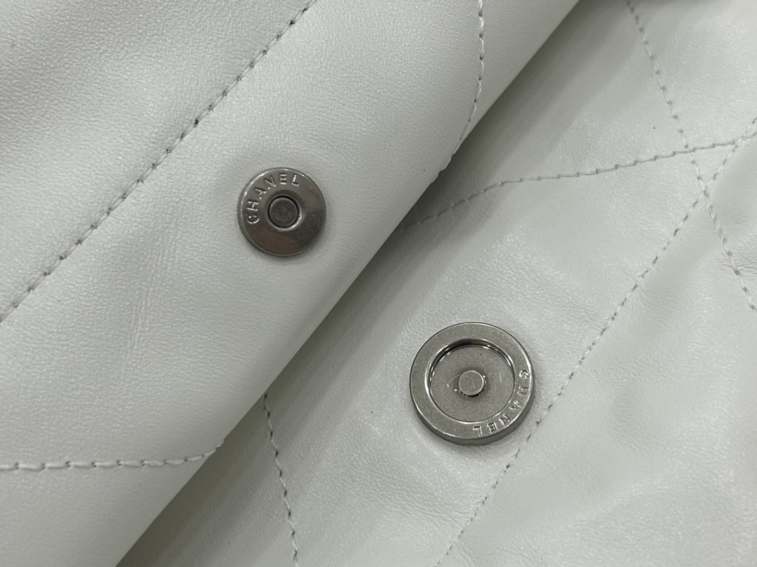 CCラージ42ハンドバッグ（ホワイトカーフスキン、シルバー金具）