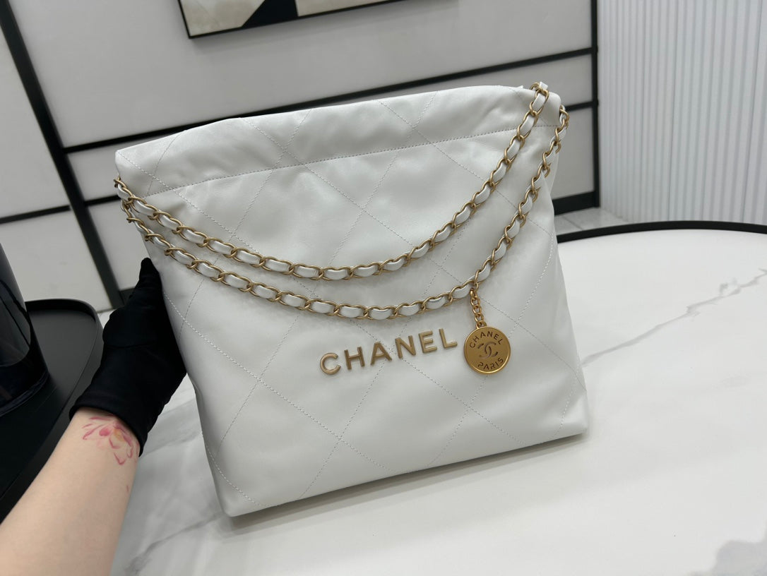 CC ミディアム 37 ハンドバッグ（ホワイトカーフスキン、ゴールド金具）