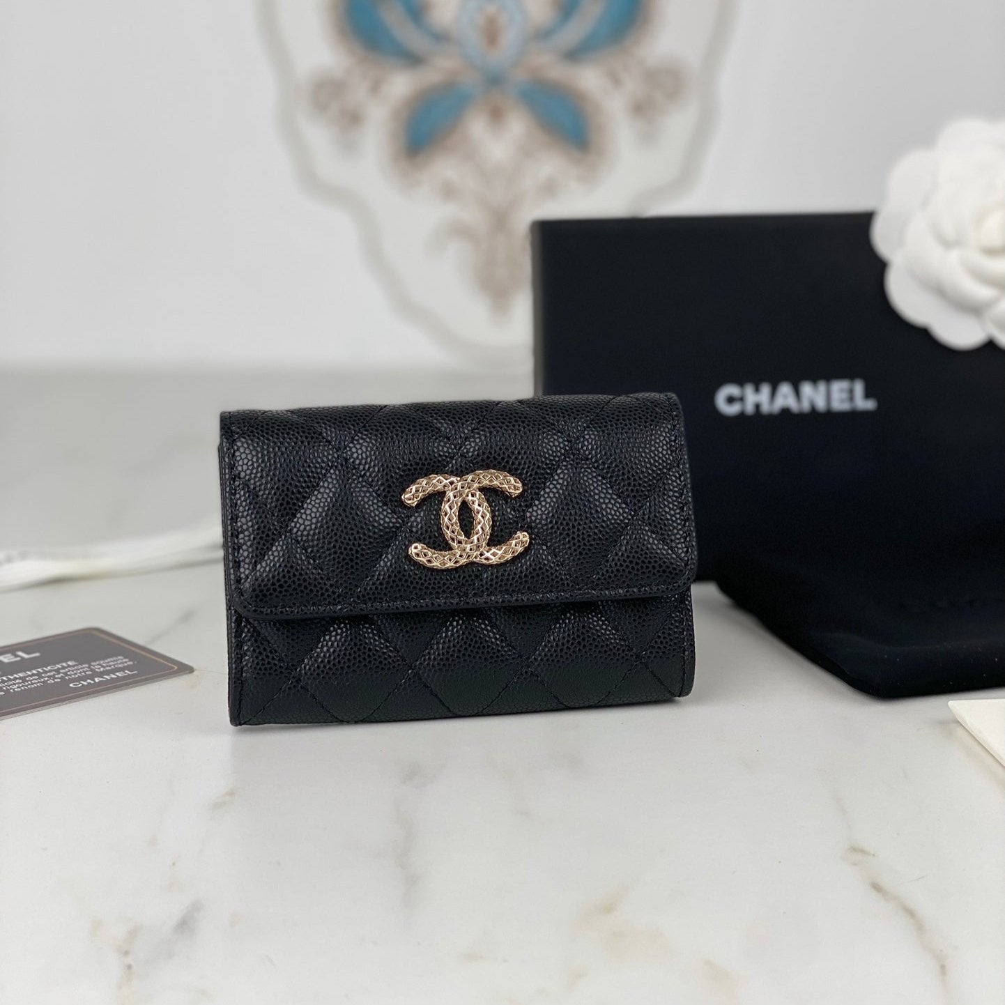 CCフラップカードホルダー 11 ブラック グレインカーフスキン ゴールドアイコン