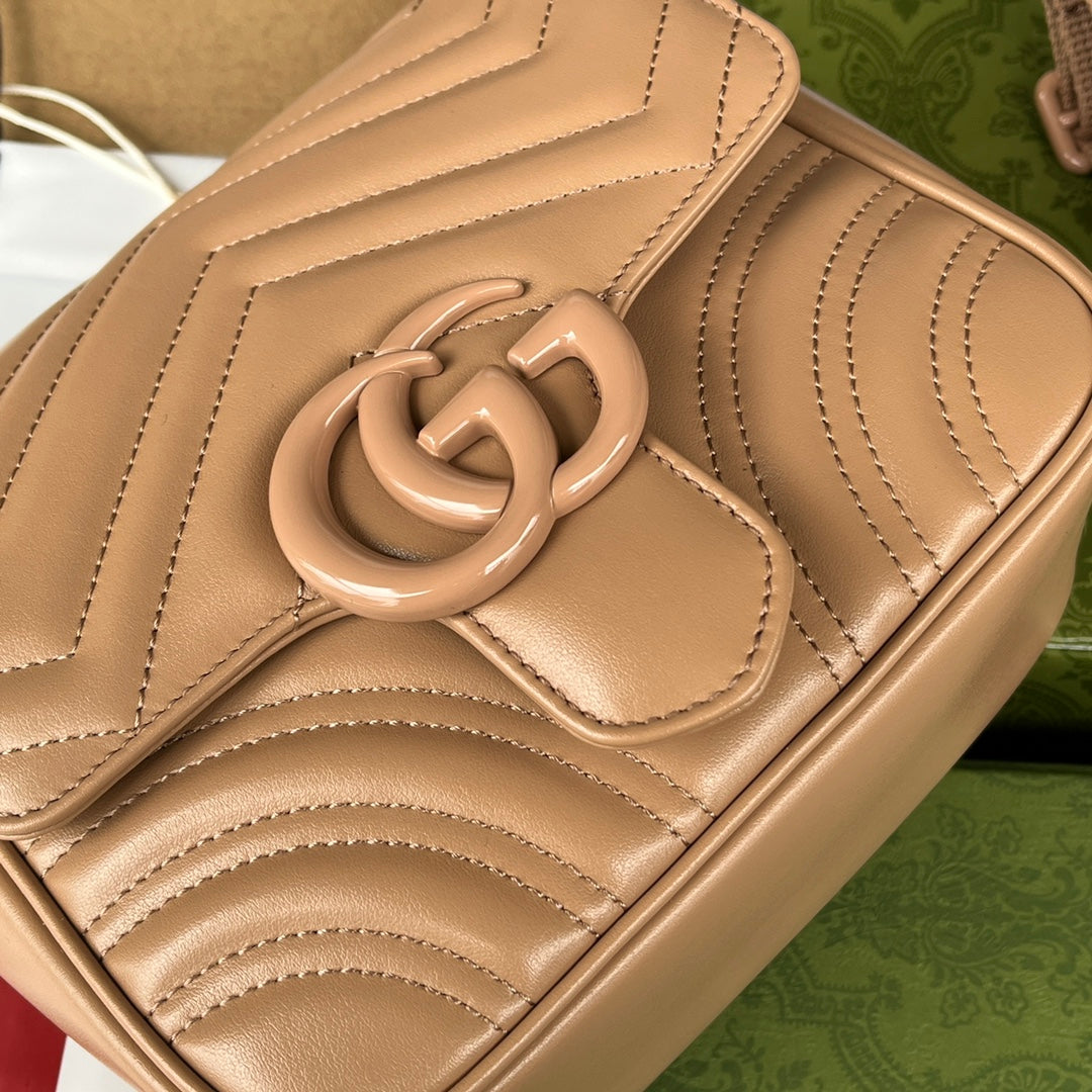 マーモント キルティング ショルダーバッグ 18インチ サイダーブラウン カーフスキン