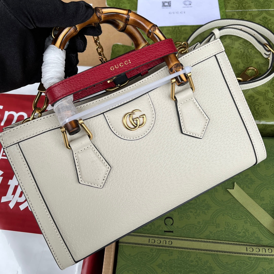 ダイアナ バンブー ショルダーバッグ 27インチ ホワイトカーフスキン ゴールド金具