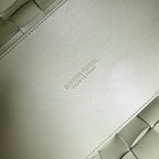 MEDIUM 28 CASSETTE GREY LAMBSKIN