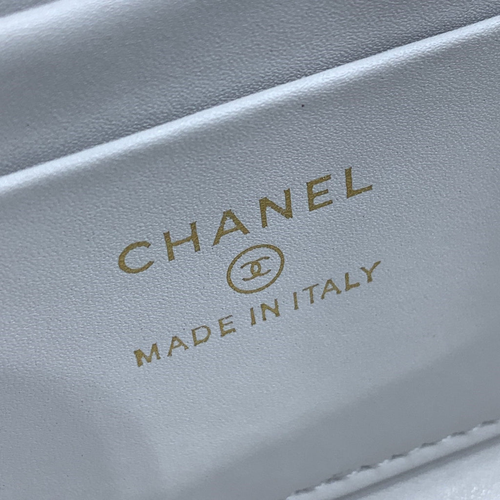 23P フラップバッグ 19cm ホワイトキャビア ゴールド金具