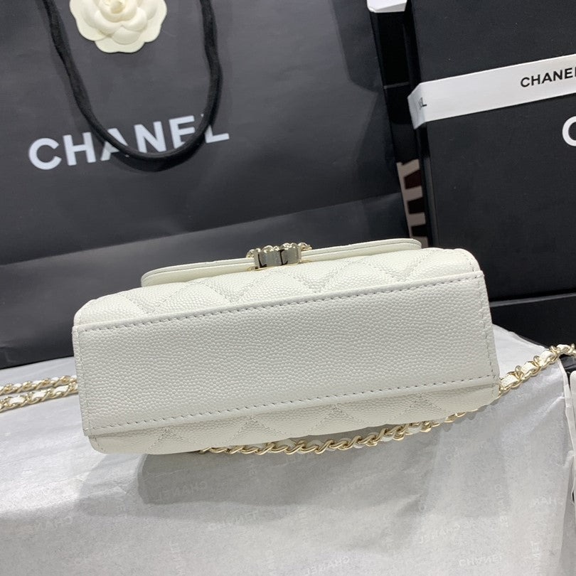 23P フラップバッグ 15cm ホワイトキャビア ゴールド金具