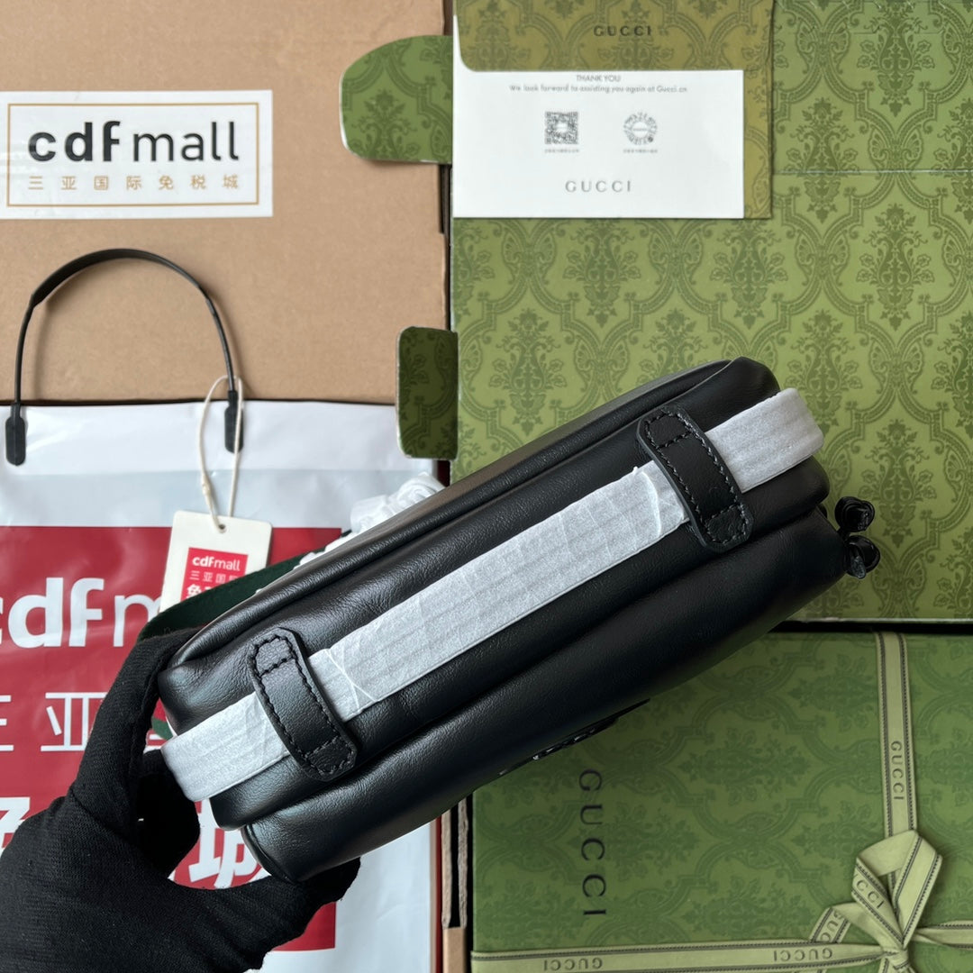 ショルダーバッグ 23 ブラックカーフスキン