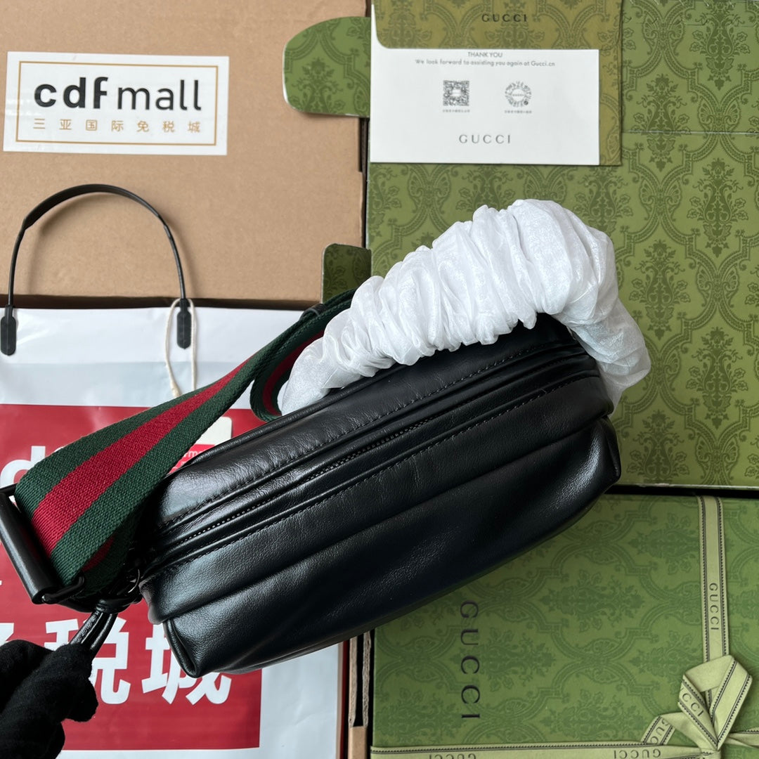 ショルダーバッグ 23 ブラックカーフスキン