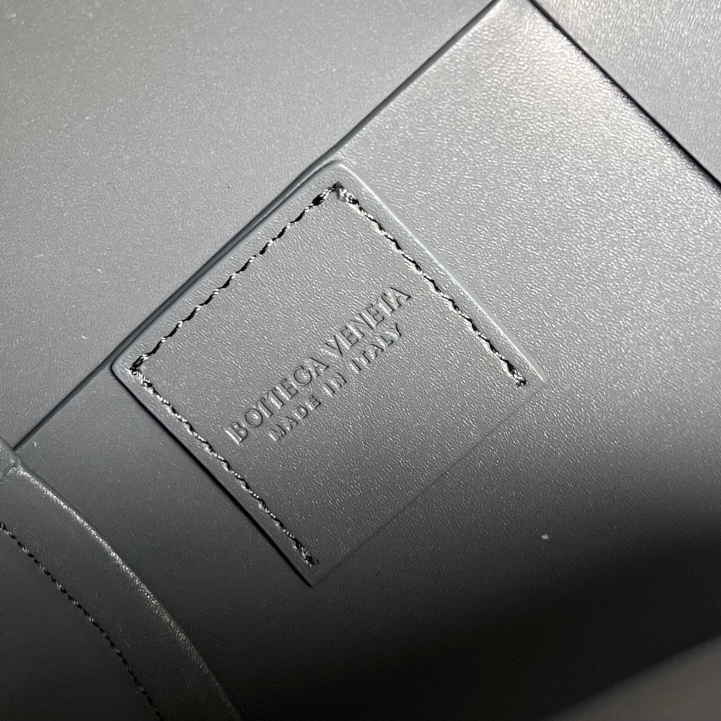 CYLINDER CASSETTE 30 IN LAVA GRAY CALFSKIN