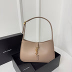 LE 5 À 7 バッグ 24 ベージュ クリーム カーフスキン