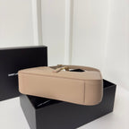 LE 5 À 7 バッグ 24 ベージュ クリーム カーフスキン