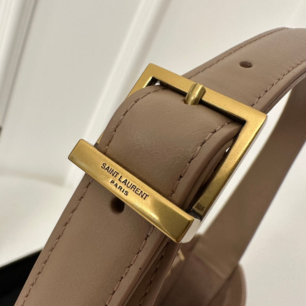 LE 5 À 7 バッグ 24 ベージュ クリーム カーフスキン