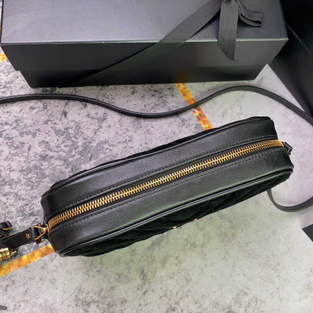 ルー カメラバッグ 23 ブラック スエード＆カーフスキントリム