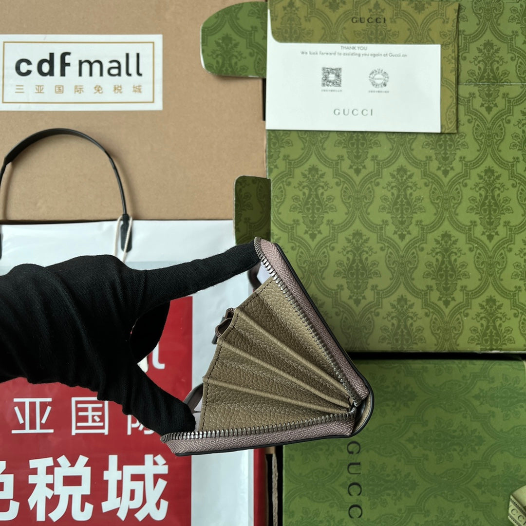 フルジップウォレット 19インチ モスグリーン エンボスカーフスキン