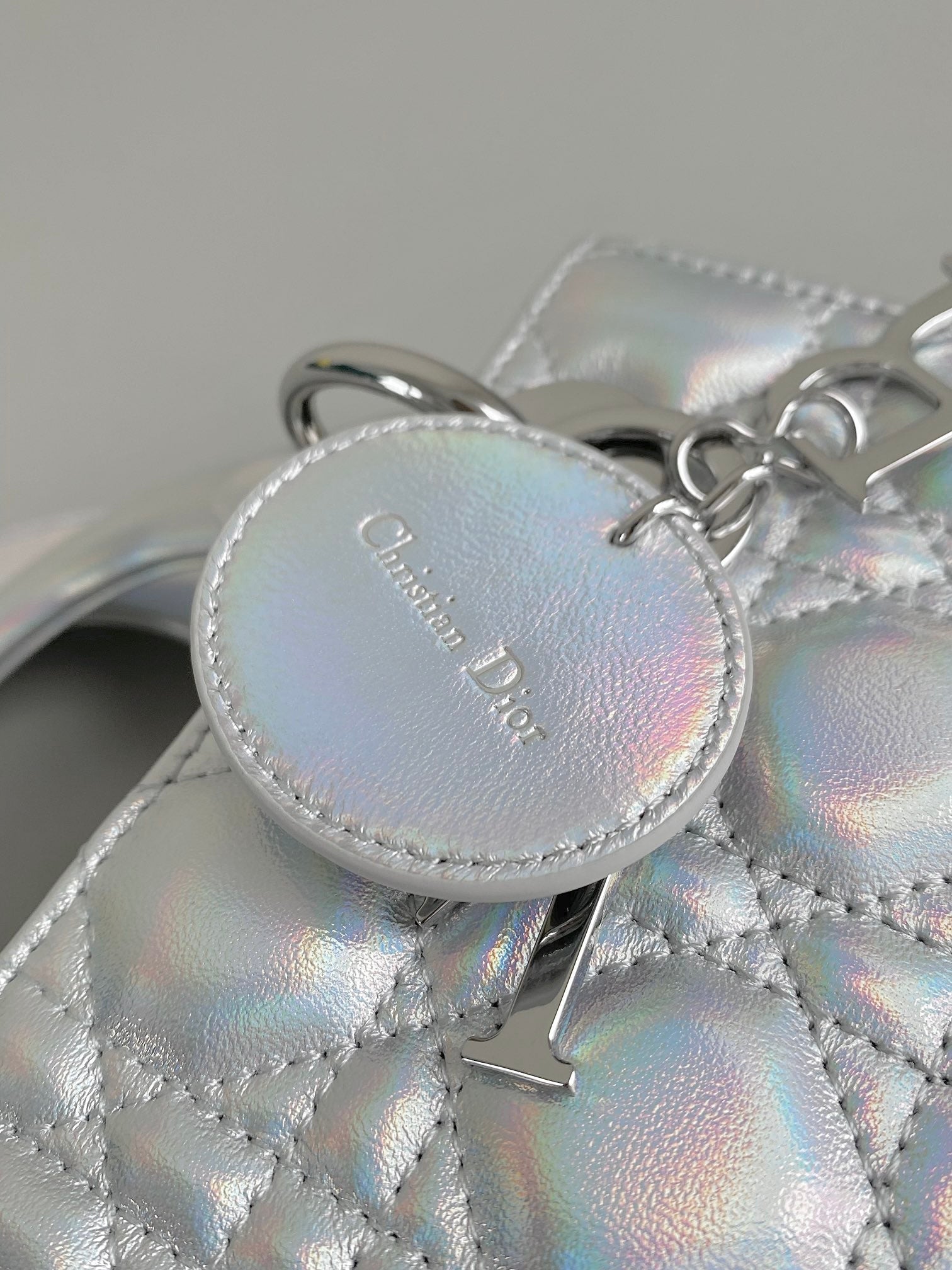 ミディアム レディ 20 ハンドバッグ（シルバー ラムスキン）