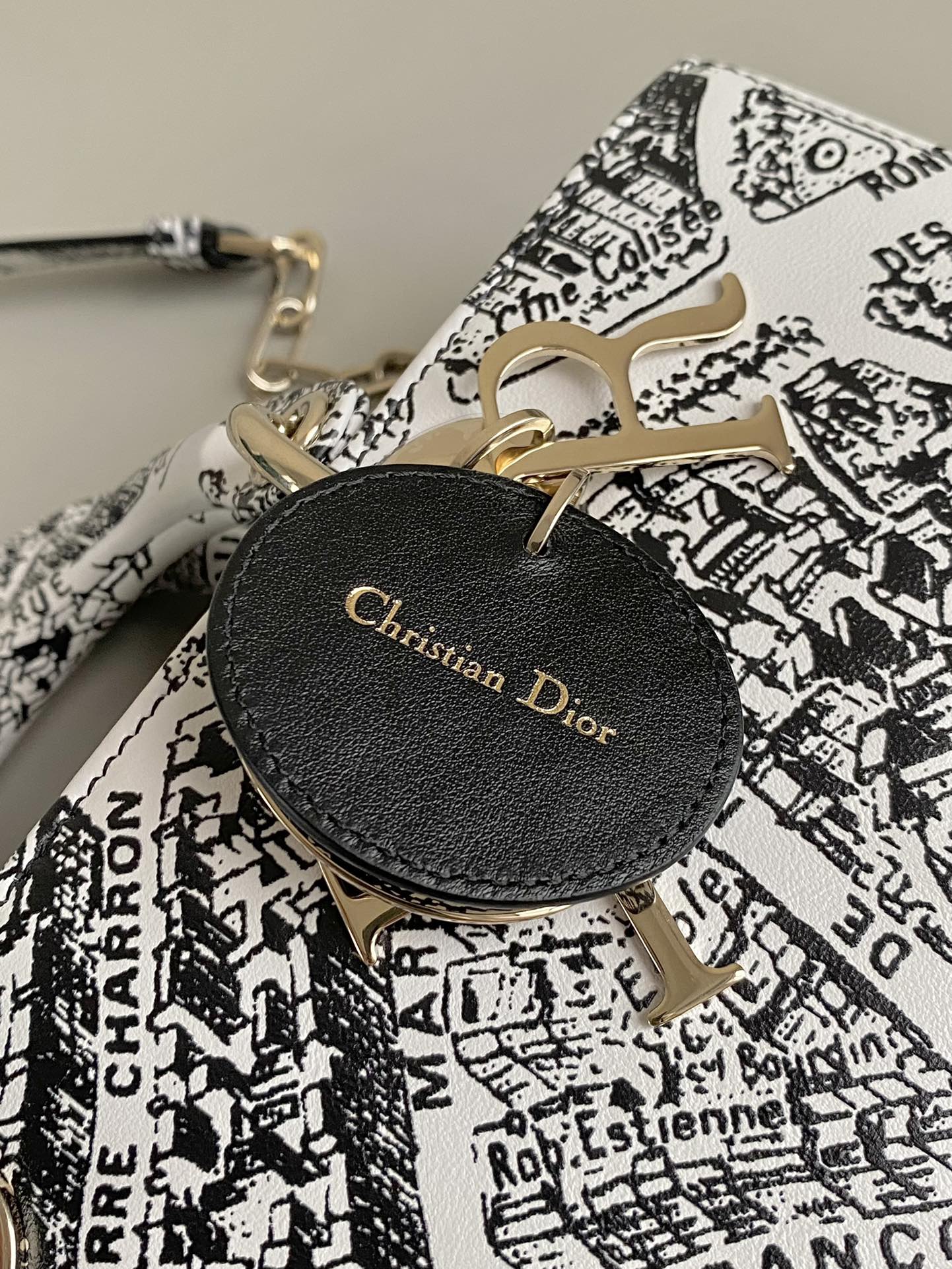 ミディアム D-JOY 26 バッグ（ブラック/ホワイトカーフスキン）