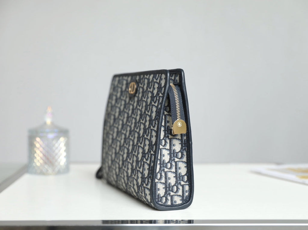 BOOK TOTE 26 IN BLACK OBLIQUE JACQUARD