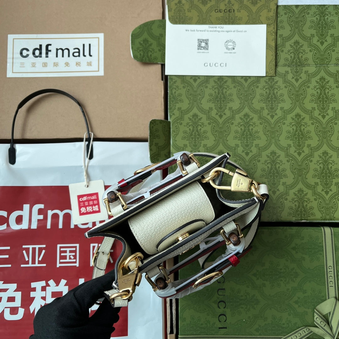 ダイアナ トートバッグ 19 ホワイトラムスキン バンブーハンドル