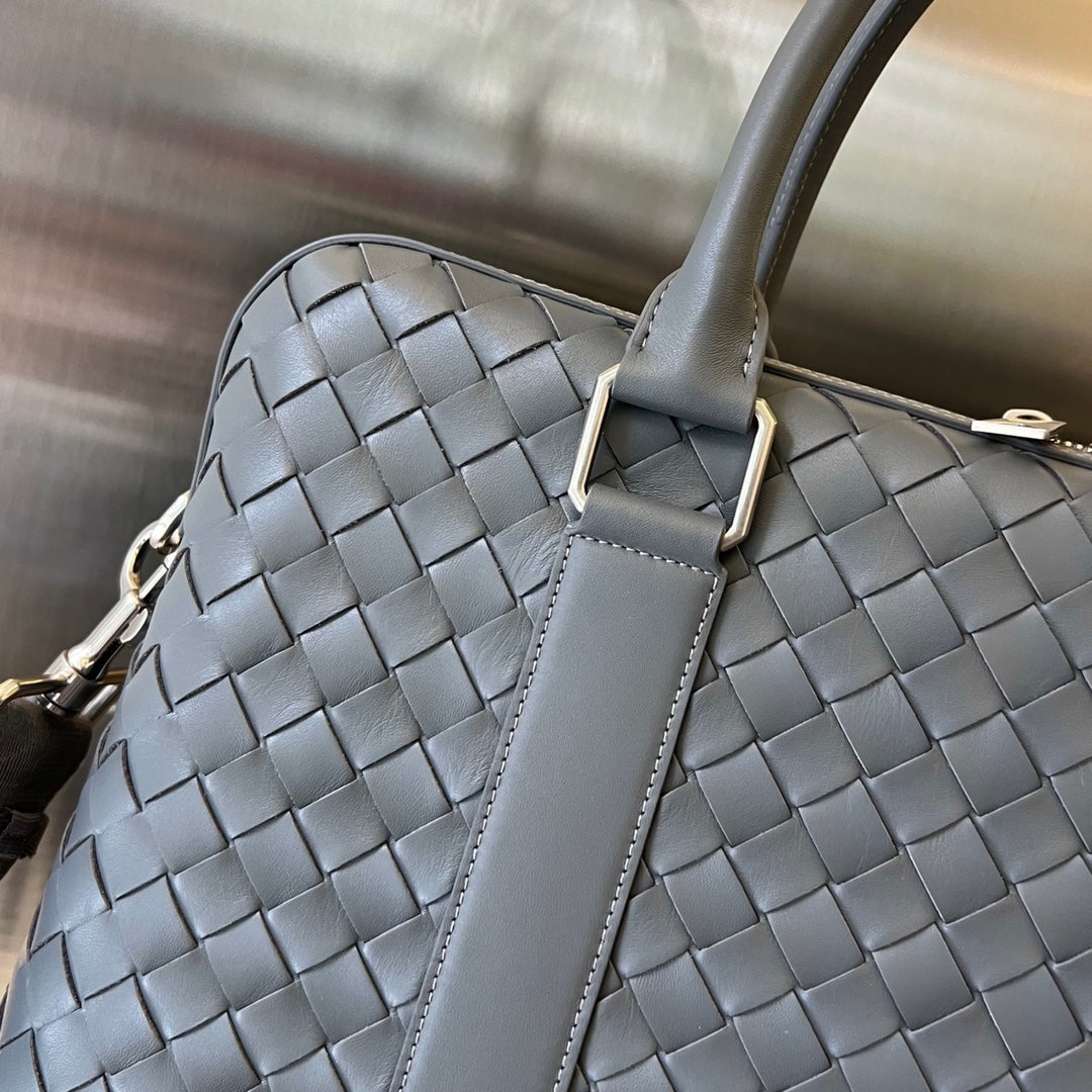 スリム イントレチャート ブリーフケース 36 グレー カーフスキン