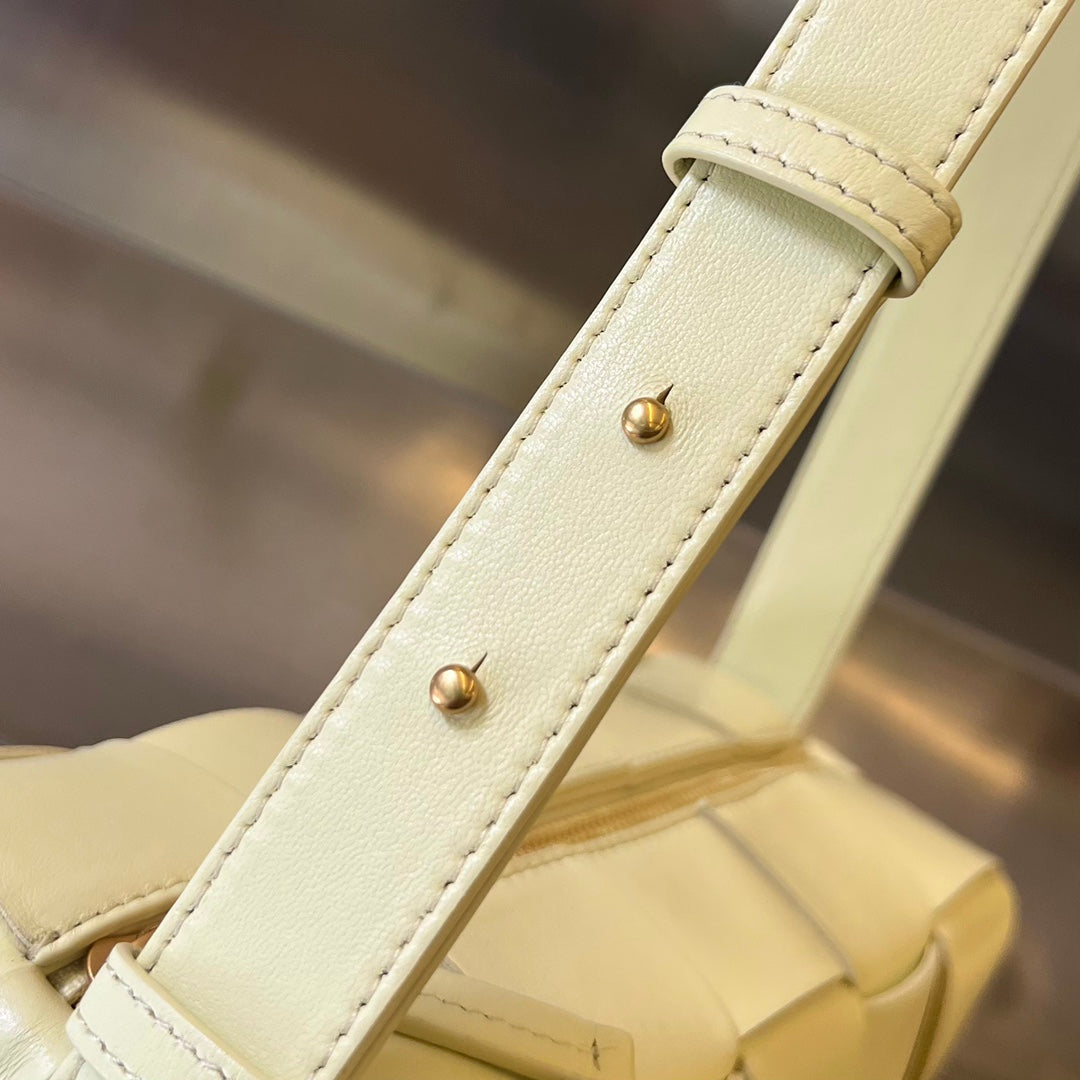 ブリックカセット28 パステルイエローカーフスキン