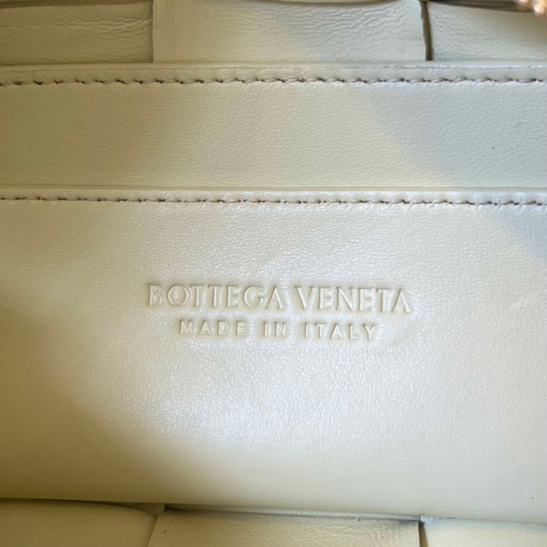 ブリックカセット28 パステルイエローカーフスキン