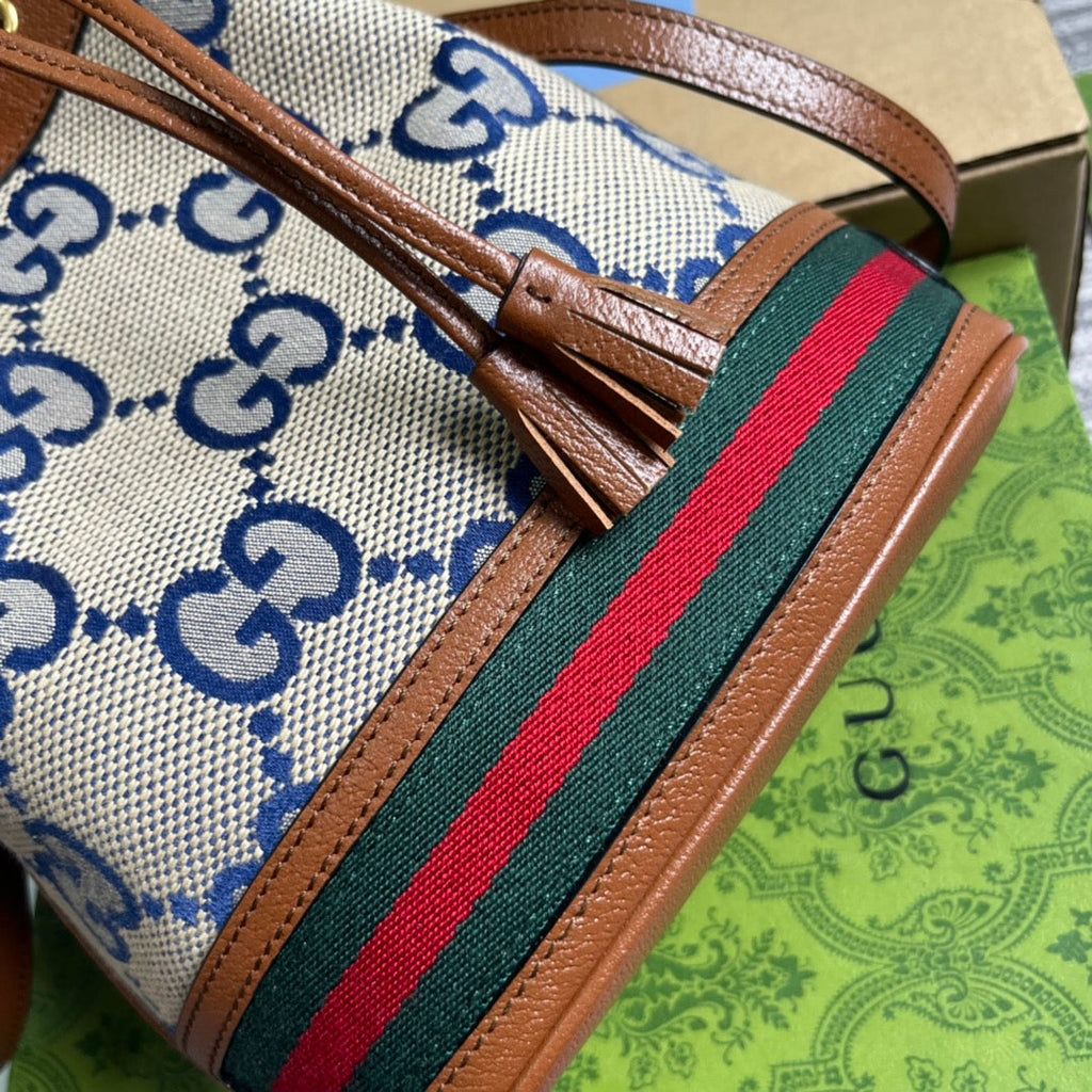 GGオフィディア スモール 26 バケットバッグ（ベージュキャンバス＆ブラウンカーフスキン）