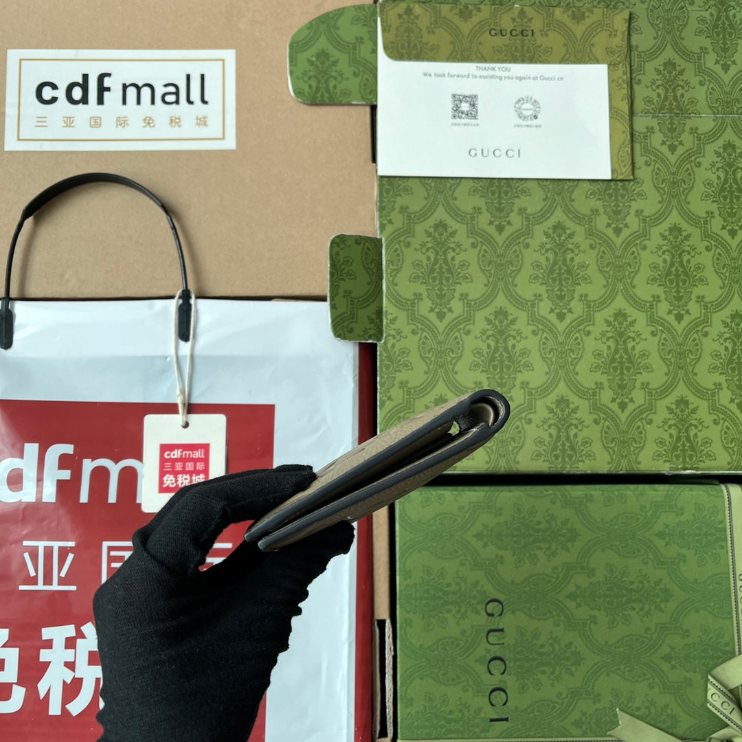 モスグリーンエンボスカーフスキンウォレット11