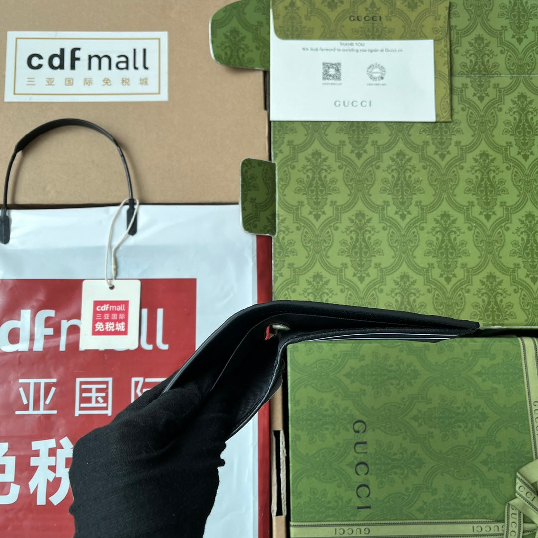 ウォレット 11 ブラック エンボスカーフスキン