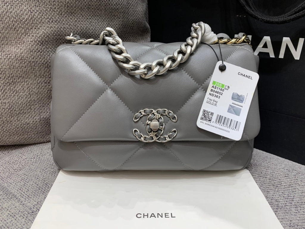 19 フラップバッグ 26 ダークグレー ゴートスキン シルバー金具