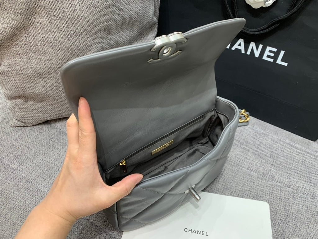 19 フラップバッグ 26 ダークグレー ゴートスキン シルバー金具