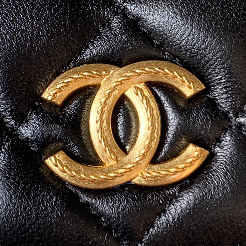 CCミニ17バッグ（ブラックカーフスキン、ゴールド金具）